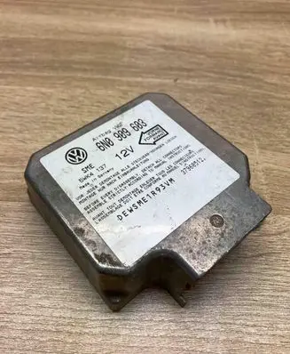 Volkswagen Golf III Airbag control unit/module 6N0909603 5WK4137USED
