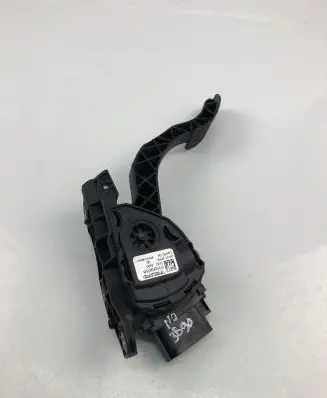 Volvo V60 Accelerator throttle pedal 31329058