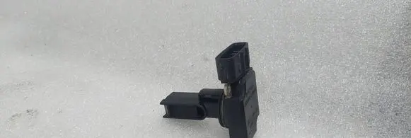 Toyota Avensis T250 Mass air flow meter 2220427010 AFH70M23