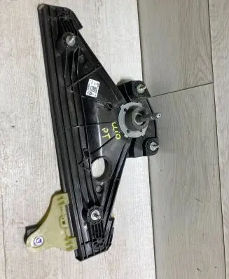Renault Clio V Sliding door electric window regulator 827204807R
