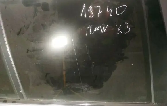 BMW X3 E83 Rear door window glass as2