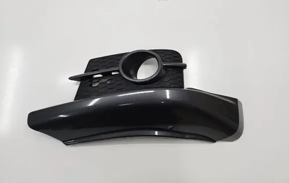 Suzuki Swift I Front bumper lower grill 71781-57K1