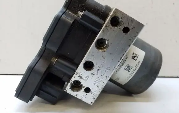 Chrysler Town & Country V ABS Pump P68183803AC 68183803AC
