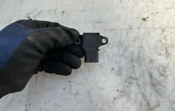 BMW 5 F10 F11 Air pressure sensor 7599042