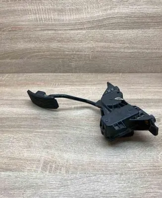 Toyota Avensis T220 Accelerator throttle pedal APM30004 3Y060550