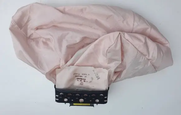 Tesla Model S Passenger airbag 146336399B 0589P1000551
