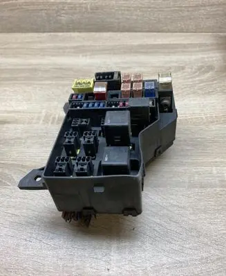 Volvo S40, V40 Fuse module 30859714 72541985