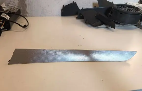 Audi A4 S4 B8 8K Front door trim bar 8K0867410