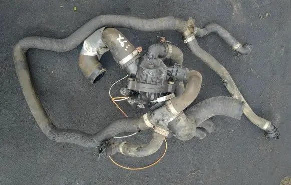 BMW X6 E71 Engine coolant pipe/hose