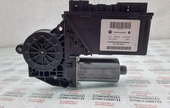 Volkswagen Touareg I Rear door window regulator motor 3D0959795E 7L6959703