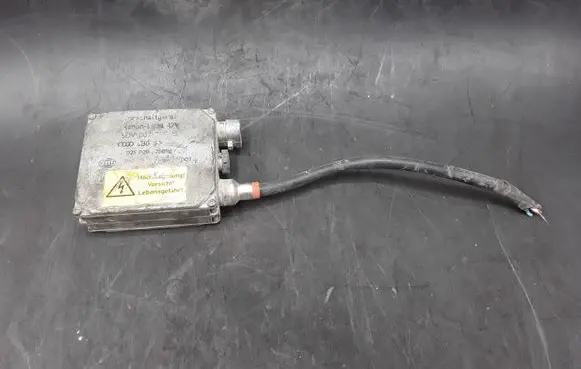 Jeep Cherokee Headlight ballast module Xenon 5DV00776015 00776015 4B0941471