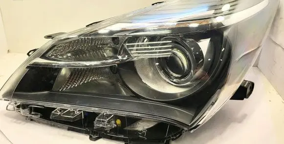 Toyota Yaris Headlight/headlamp 81B2091E 811700DA30