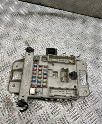 Toyota RAV 4 (XA20) Fuse module