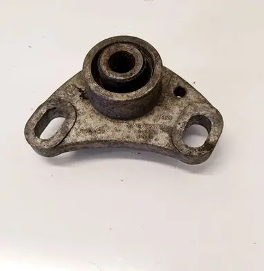 Volvo S60 Engine mount bracket 8666204