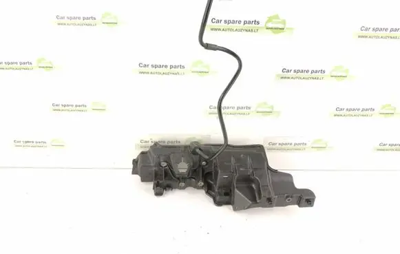 Engine bonnet/hood sound/heat insulation