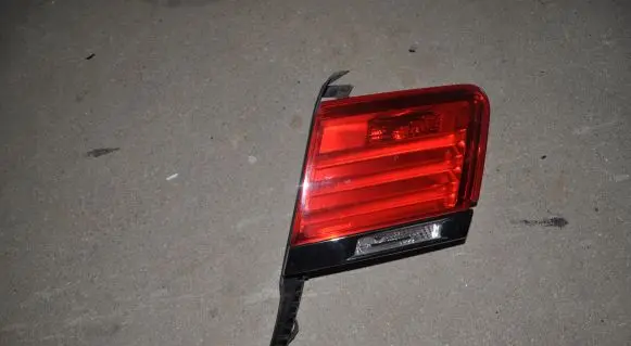 BMW 7 F01 F02 F03 F04 Tailgate rear/tail lights 7182206 KLE1033