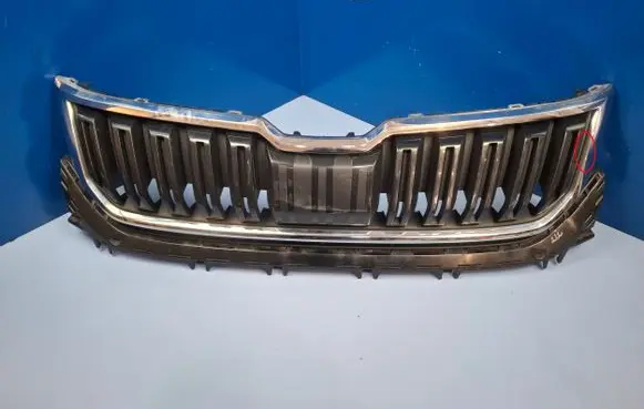 Skoda Kodiaq Front bumper upper radiator grill 565853653B