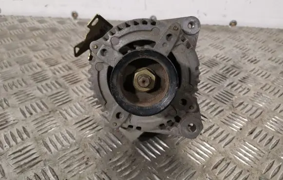 Toyota Avensis Verso Generator/alternator 2706028230