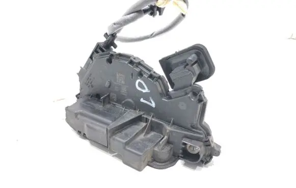 Volkswagen Golf VII Front door lock 5TB837015B