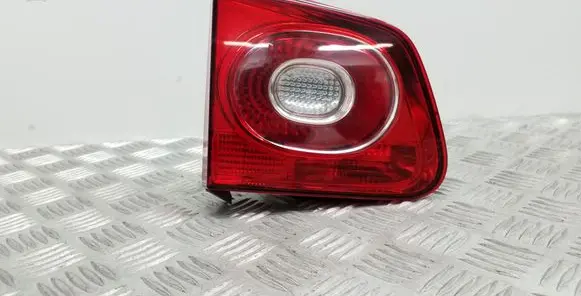 Volkswagen Tiguan Tailgate rear/tail lights 5N0945093C