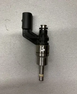 Skoda Octavia Mk2 (1Z) Fuel injector 03C906036A 0261500016