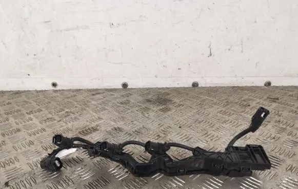 Toyota RAV 4 (XA50) Fuel injector wires 8212533220C
