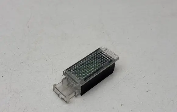 Volkswagen PASSAT B8 Boot/trunk interior light 5G0947409