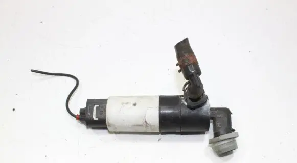 Land Rover Discovery 3 - LR3 Headlight washer pump 
