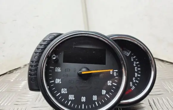 Mini One - Cooper F56 F55 Speedometer (instrument cluster) 9343354 9265439 BM0549003