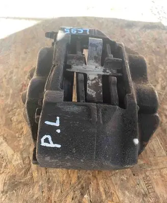 Toyota Land Cruiser (HDJ90) Front brake caliper S13WM