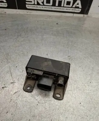Mercedes-Benz C W203 Glow plug pre-heat relay 