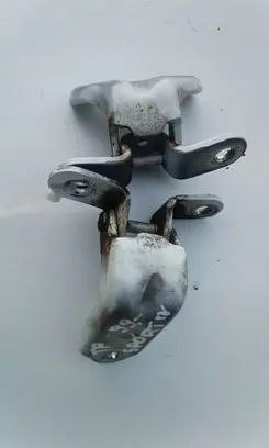 Rear door hinge set