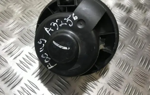 Ford Focus Heater fan/blower 1736007104 173.60071.04