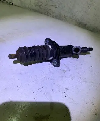 BMW 1 F20 F21 Clutch slave cylinder 16928810