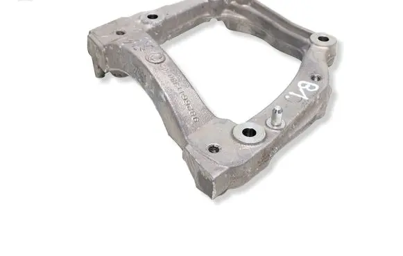 Peugeot 2008 II A/C compressor mount bracket 9826641380