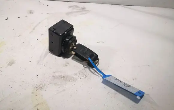 Volkswagen Touareg I Ignition lock 3D0905865E