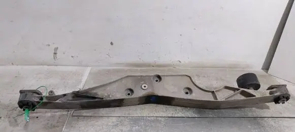 BMW 2 F45 Rear differential/diff mount bracket 6852896