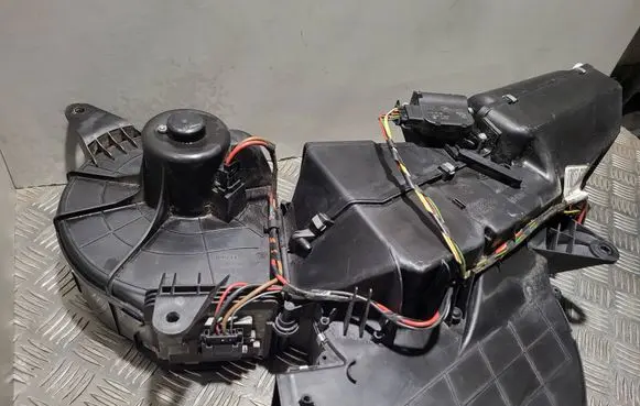 Mercedes-Benz Vito Viano W639 Heater fan/blower A6398302061