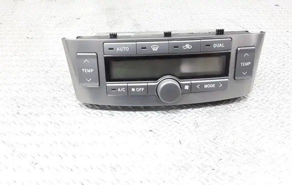 Toyota Avensis T250 Climate control unit 5590005160
