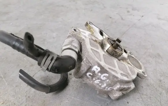 Audi A6 S6 C6 4F Vacuum pump 03L145100F