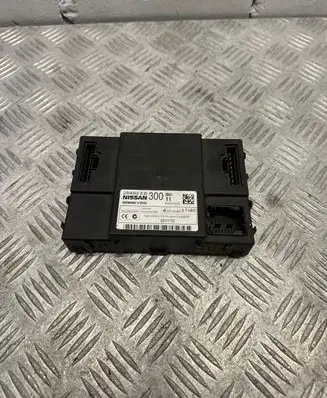 Nissan Navara D40 Comfort/convenience module 284B2EB300 5WK48935 DB01752
