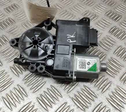 Genesis GV60 Front door window regulator motor 82450CU000