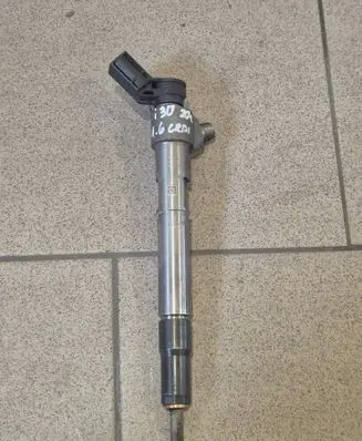 KIA Ceed Fuel injector 338002U000