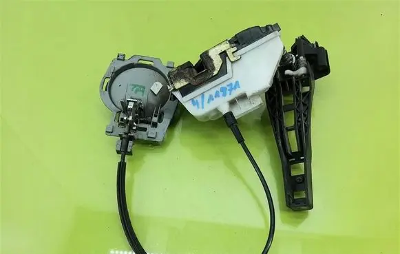 Citroen C3 Front door lock 9680187877