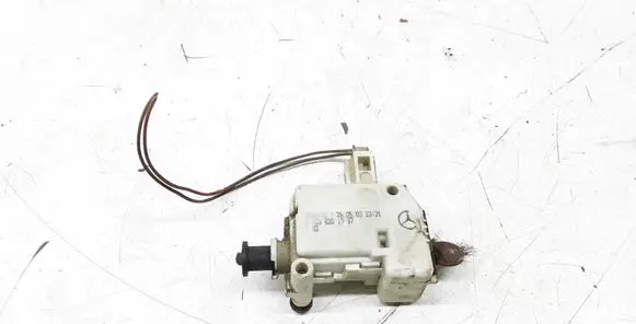 Mercedes-Benz E W211 Tailgate boot lock/latch motor A2038201997