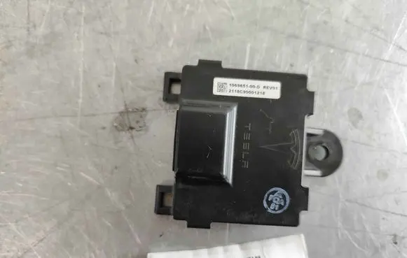 Tesla Model S Door control unit/module 106965100D