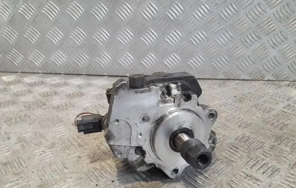BMW 3 E90 E91 Fuel injection high pressure pump 7788670 031685 0445010045
