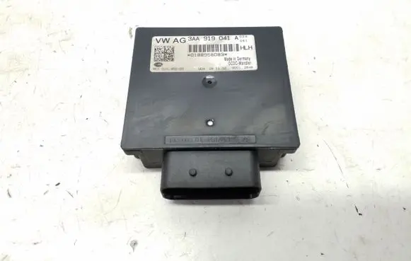 Volkswagen Tiguan Voltage converter/converter module 3AA919041A