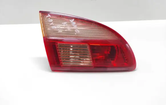 Toyota Avensis T220 Tailgate rear/tail lights 89022026