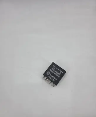 Volkswagen Golf IV Other relay 61122415 0005 1J0907487A